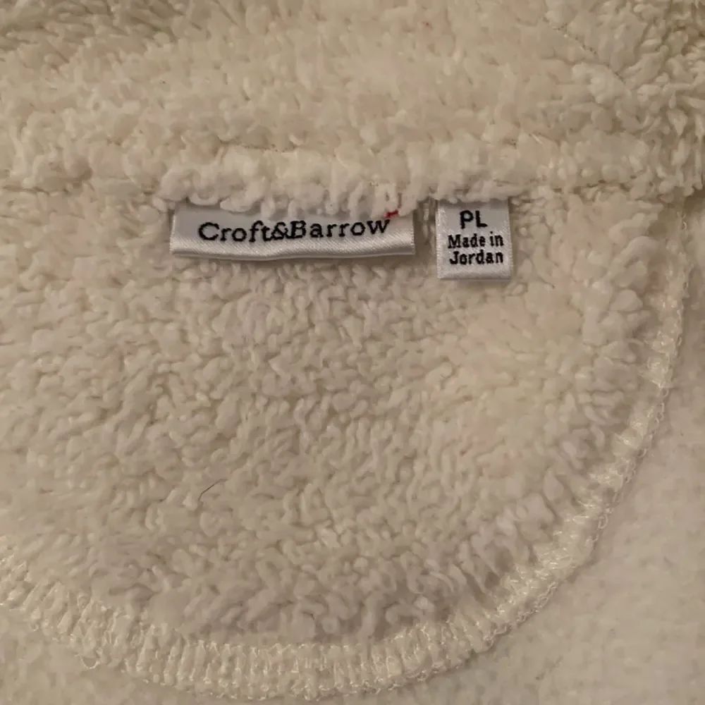 Croft & Barrow Fleece Embroidered Snowflake Vest Size LP - Picture 9 of 10
